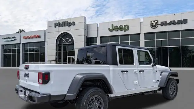 2026 Jeep Gladiator Sport