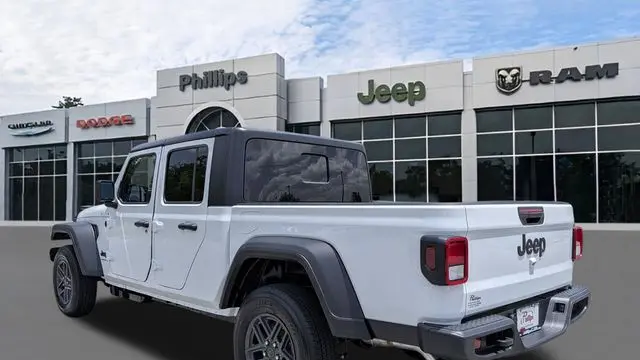 2026 Jeep Gladiator Sport
