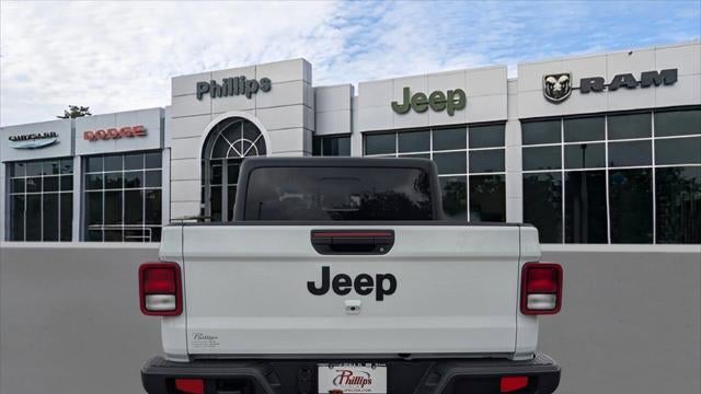 2026 Jeep Gladiator Sport