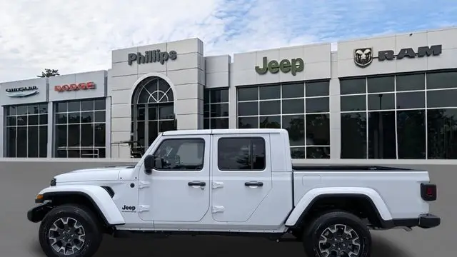 2026 Jeep Gladiator Sahara