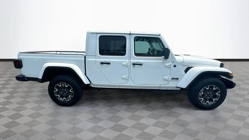 2026 Jeep Gladiator Sahara