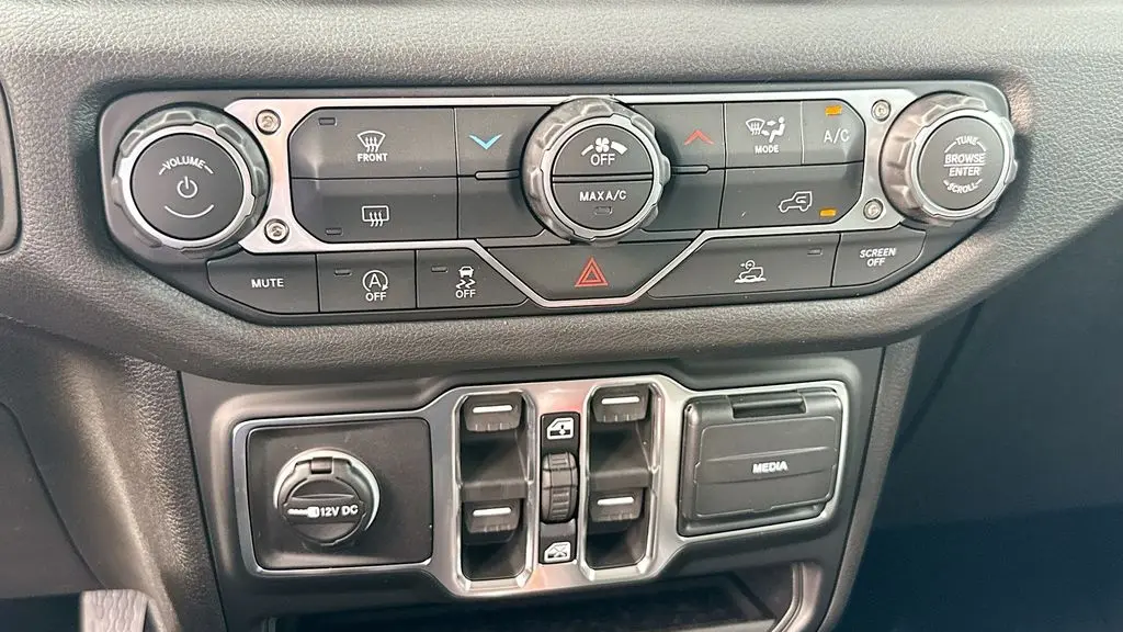 2026 Jeep Gladiator Sport