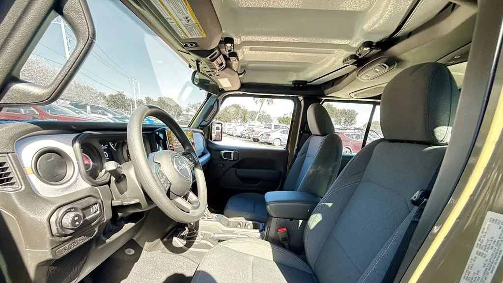 2026 Jeep Gladiator Sport