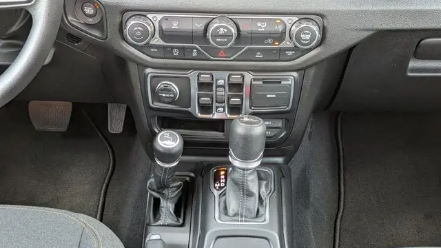 2026 Jeep Gladiator Sport