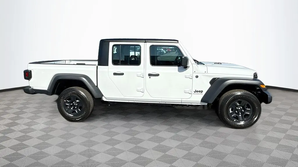 2026 Jeep Gladiator Sport