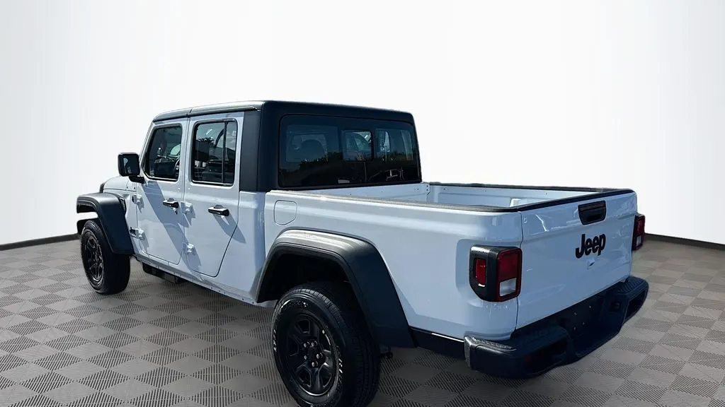 2026 Jeep Gladiator Sport