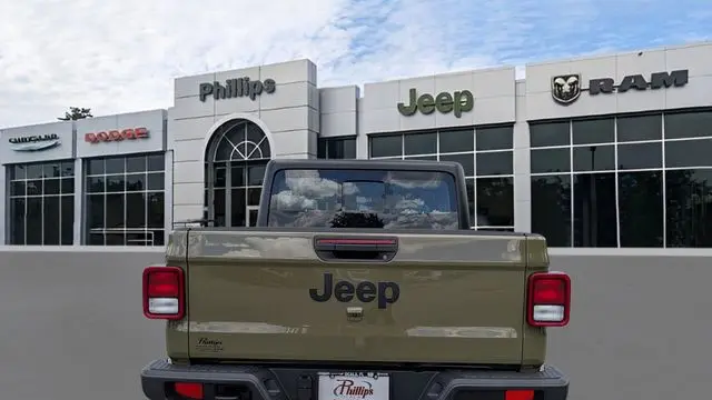 2026 Jeep Gladiator Sport