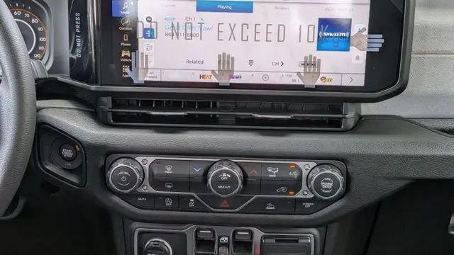 2026 Jeep Gladiator Sport