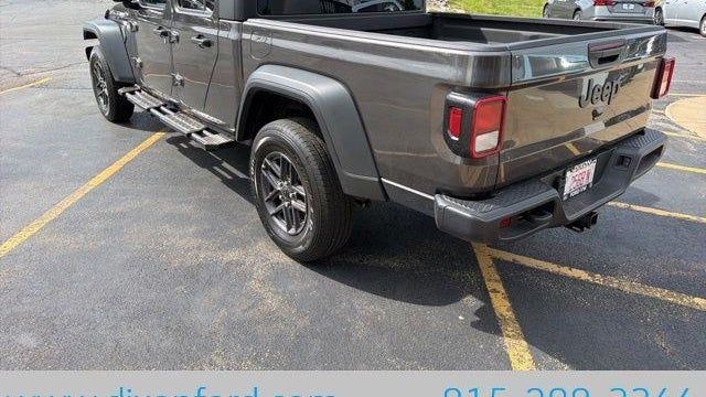 2025 Jeep Gladiator Willys