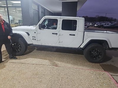 2025 Jeep Gladiator 4X4 Big Bear 4DR Crew Cab 5.0 FT. SB