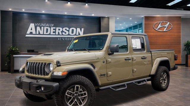 Preowned 2025 Jeep Gladiator Sport S for Sale