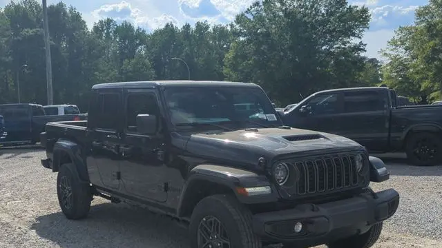 2026 Jeep Gladiator Sport