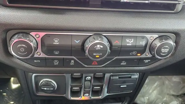 2026 Jeep Gladiator Sport
