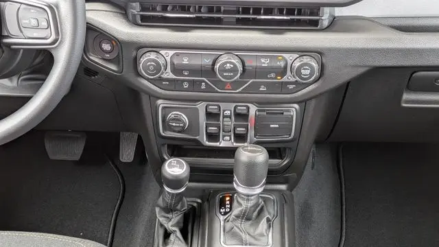 2026 Jeep Gladiator Sport