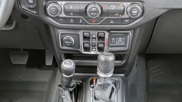 2026 Jeep Gladiator Sport