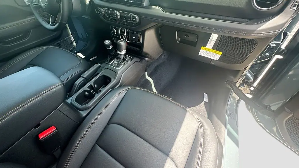 2026 Jeep Gladiator Sahara