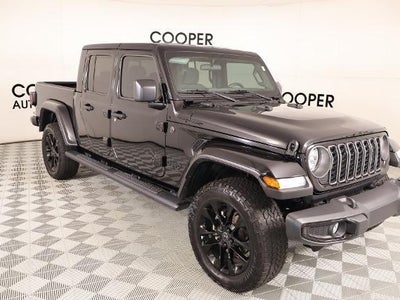 2025 Jeep Gladiator 4X4 Big Bear 4DR Crew Cab 5.0 FT. SB