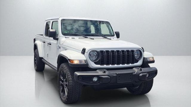2025 Jeep Gladiator NightHawk