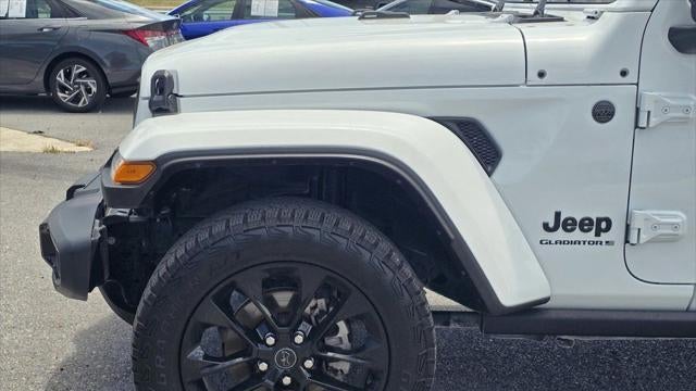 2025 Jeep Gladiator NightHawk
