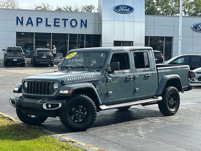 2025 Jeep Gladiator 4X4 Sport 4DR Crew Cab 5.0 FT. SB
