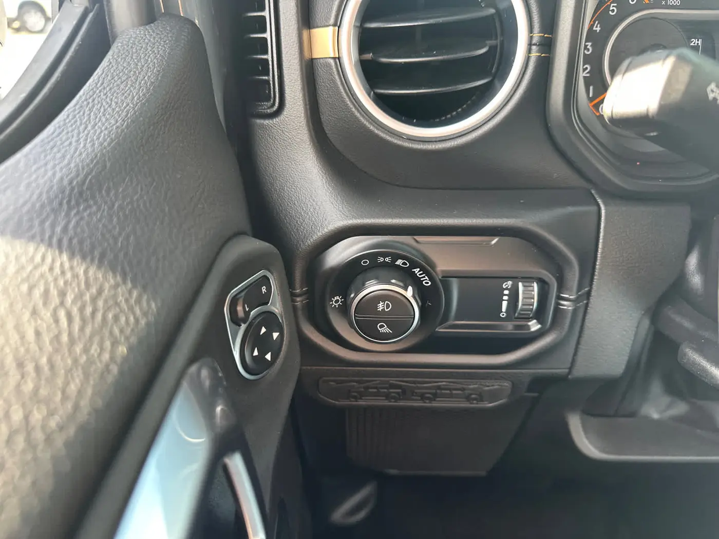 2025 Jeep Gladiator - $39,900