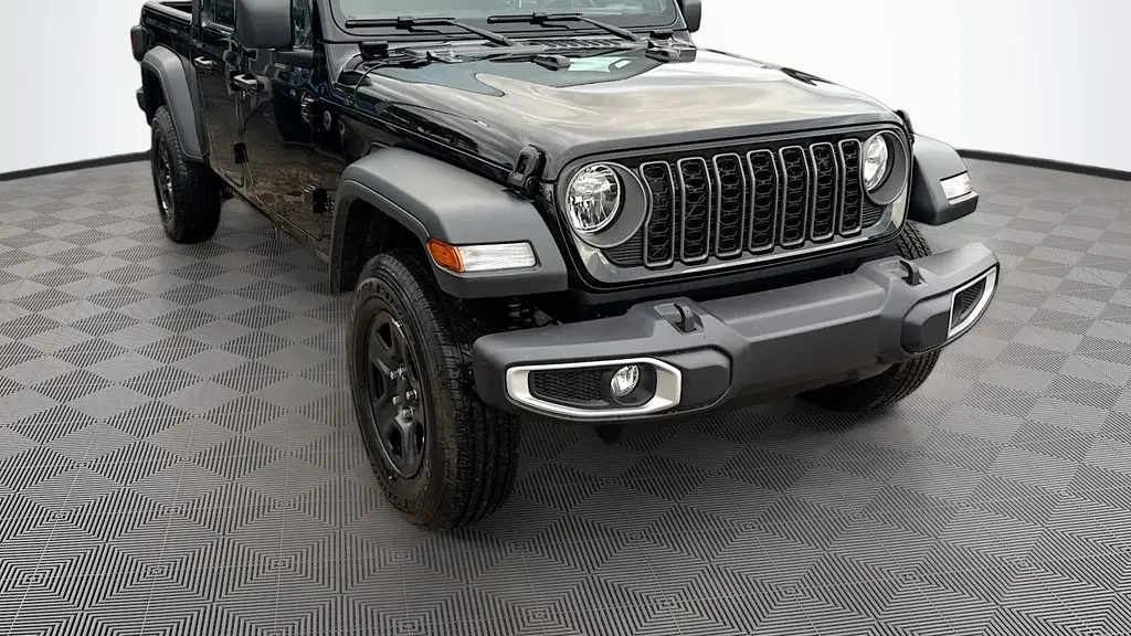 2026 Jeep Gladiator Sport