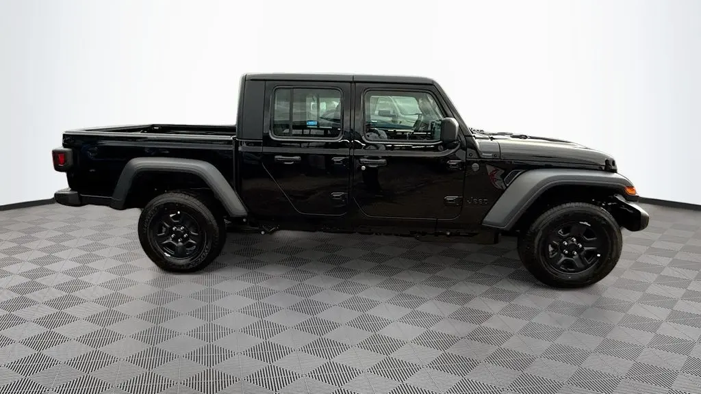 2026 Jeep Gladiator Sport