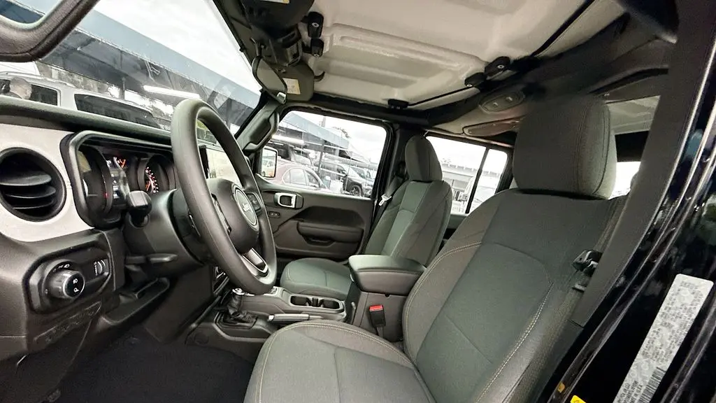 2026 Jeep Gladiator Sport