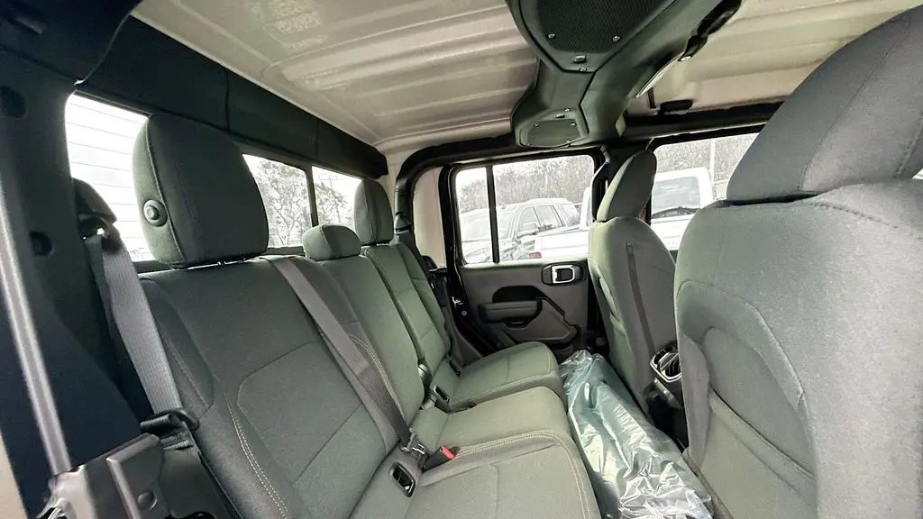 2026 Jeep Gladiator Sport