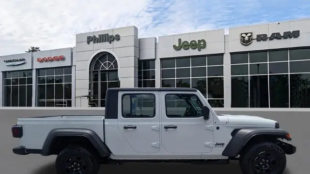 2026 Jeep Gladiator Sport