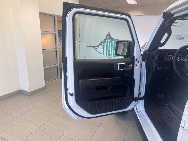 2025 Jeep Gladiator - $41,900
