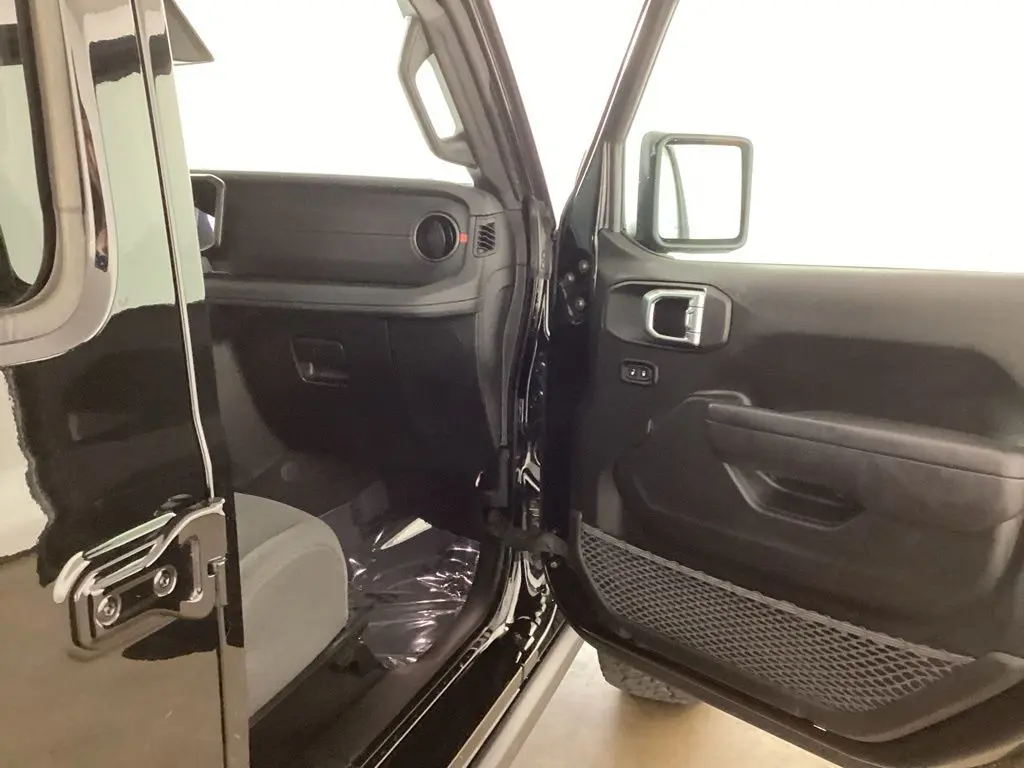 2026 Jeep Gladiator - $43,032