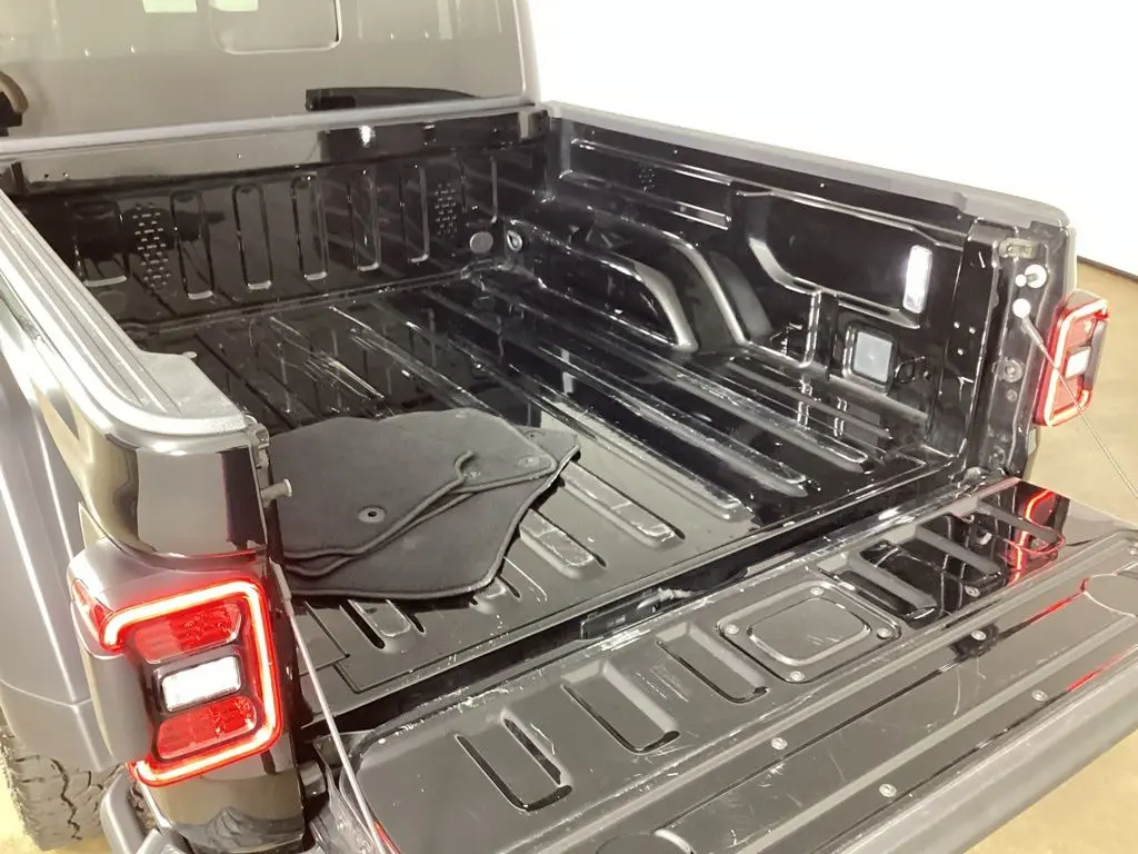 2026 Jeep Gladiator - $43,032