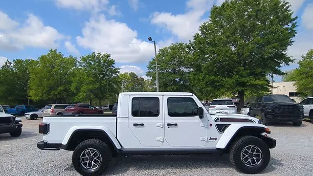 2026 Jeep Gladiator Shadow Ops