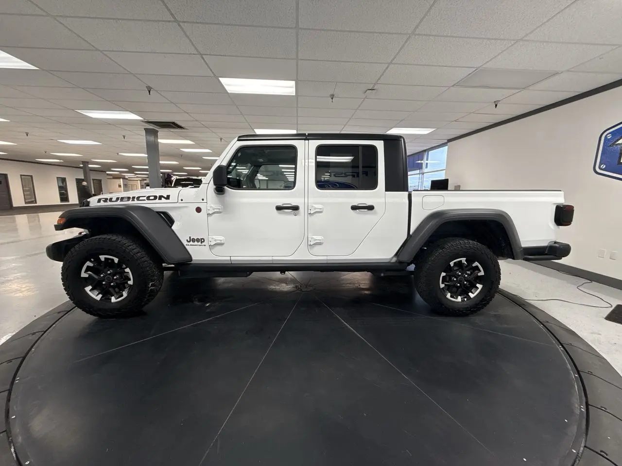 2026 Jeep Gladiator - $43,324