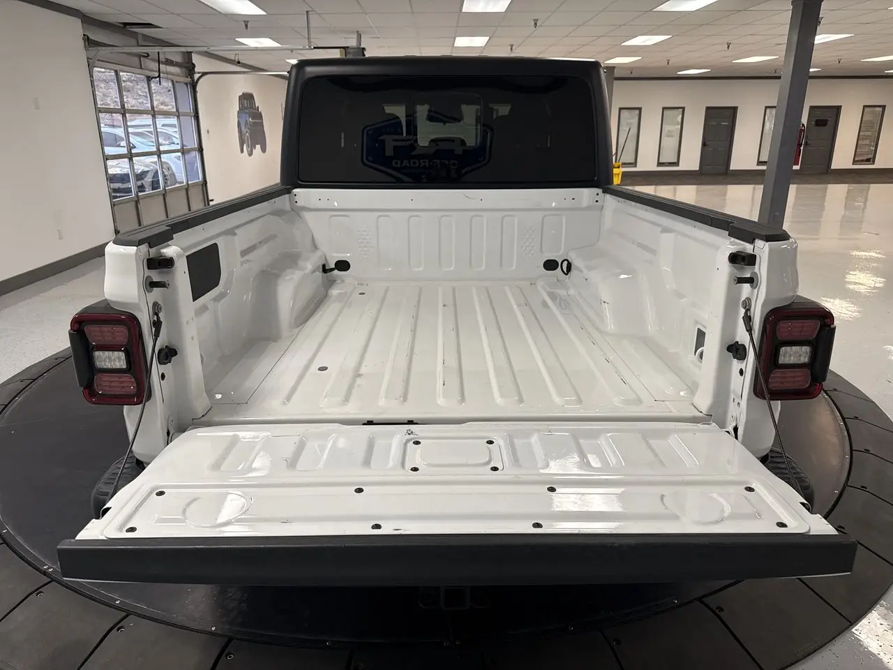2026 Jeep Gladiator - $43,324