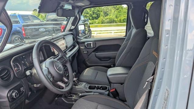 2025 Jeep Gladiator Mojave X