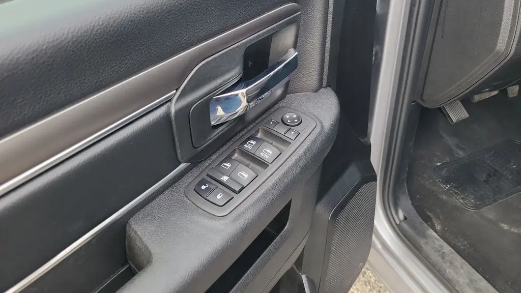 2024 Ram 1500 Classic SLT