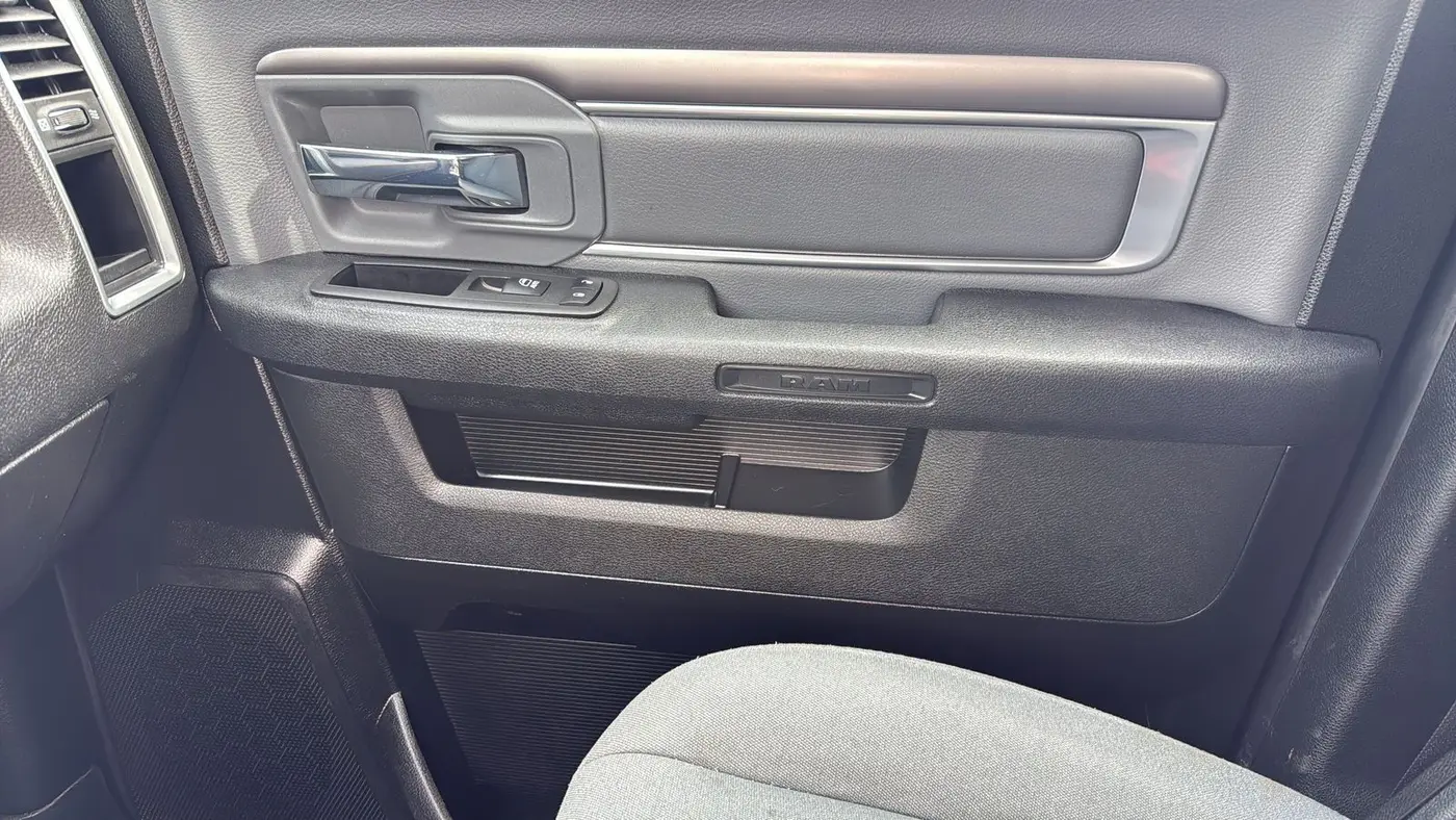 2023 Ram 1500 Classic SLT