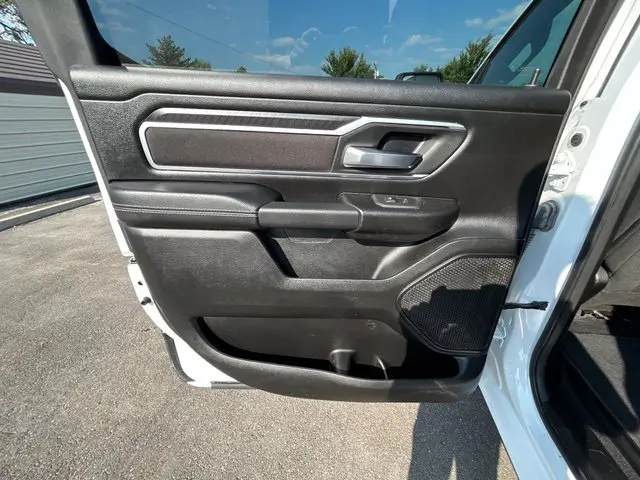 2025 Ram 1500 - $33,043