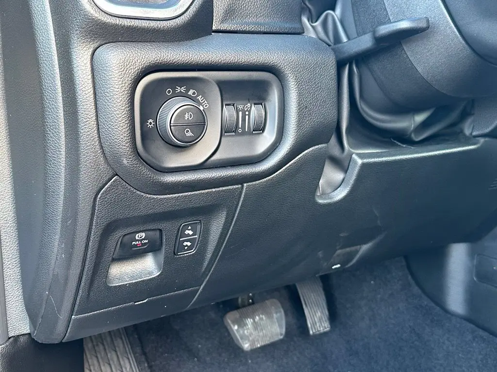 2025 Ram 1500 - $39,000