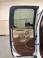 2021 1500 Thumbnail 25