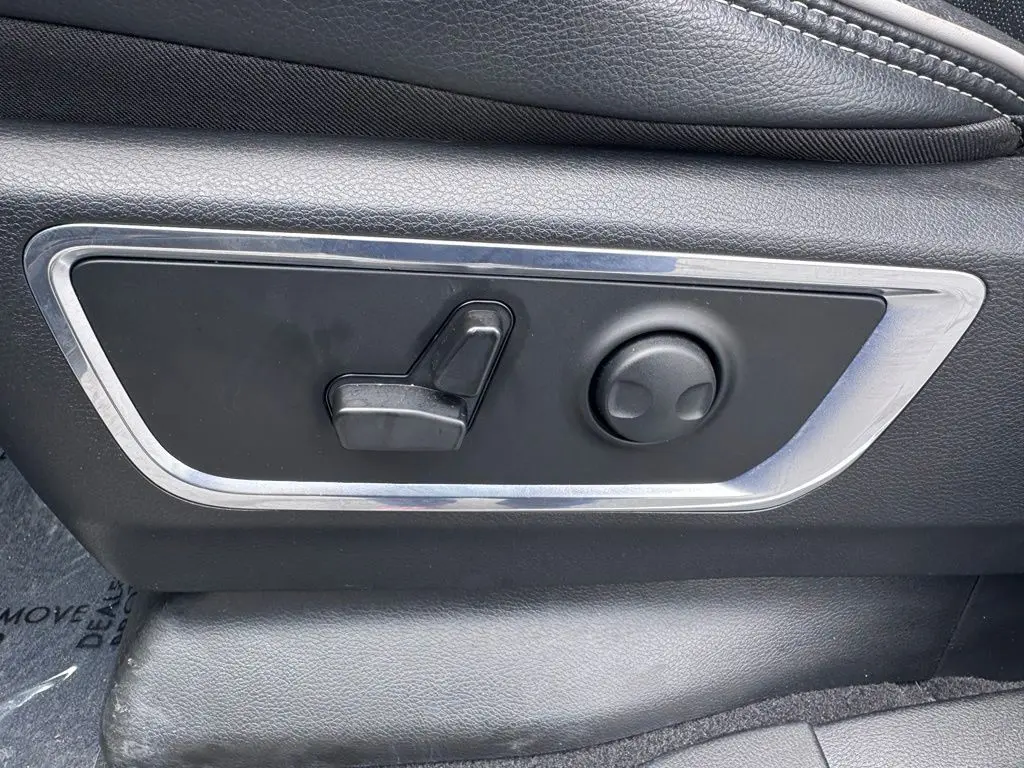 2025 Ram 1500 - $42,800