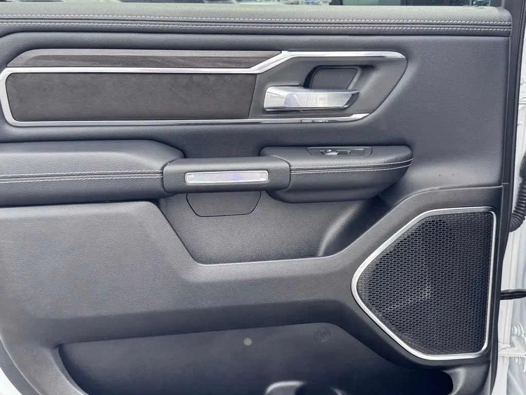 2025 Ram 1500 - $42,800