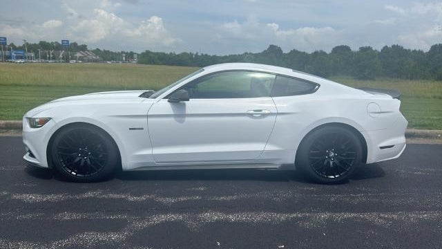 2017 Ford Mustang V6