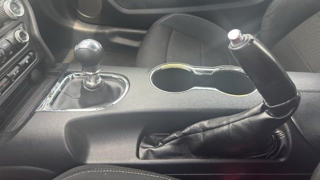 2017 Ford Mustang V6