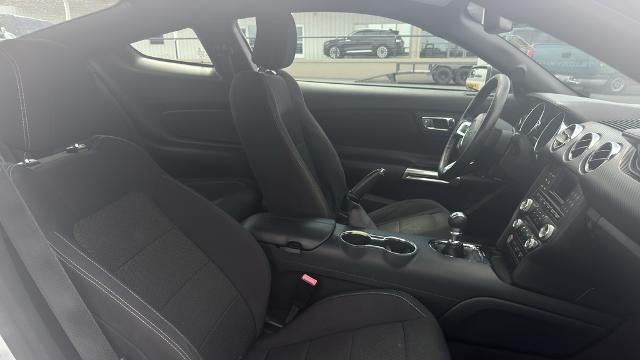 2017 Ford Mustang V6