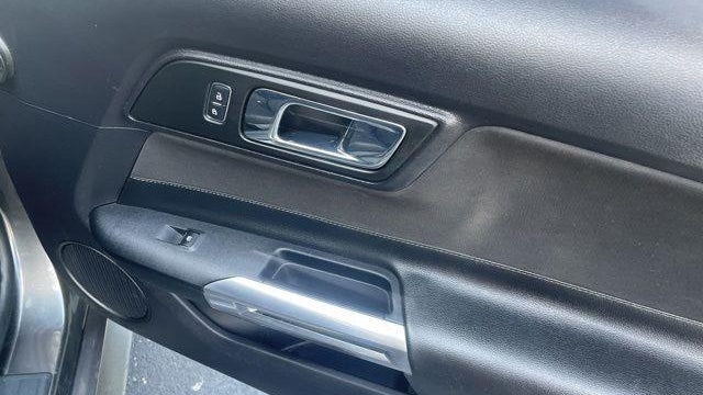 2015 Ford Mustang V6