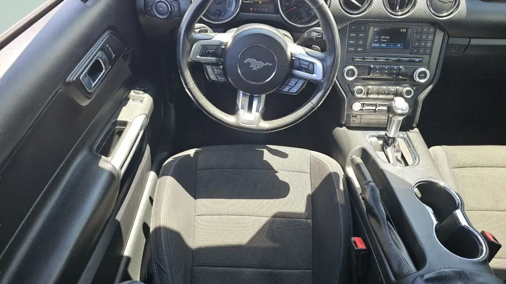 2017 Ford Mustang V6