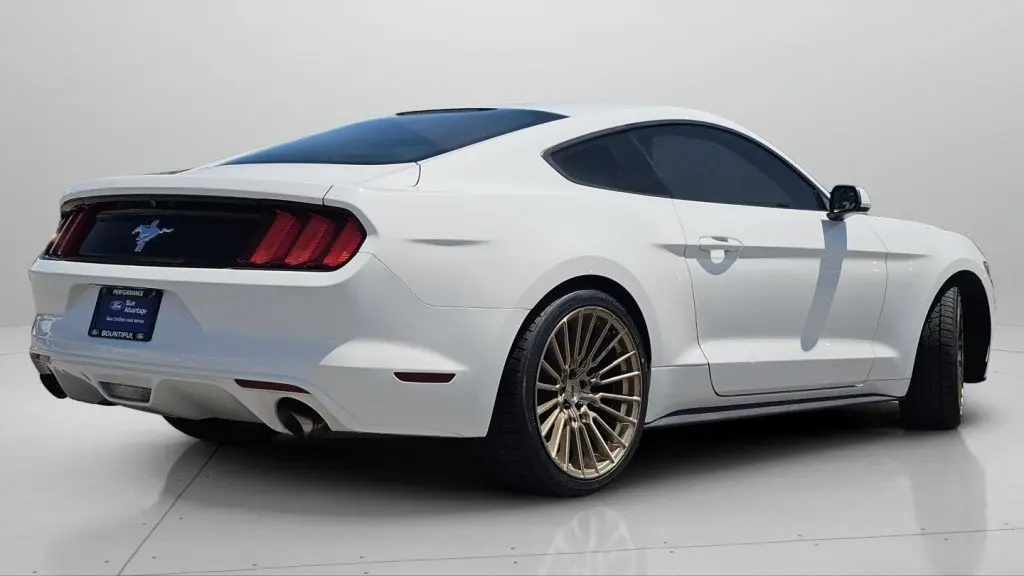 2017 Ford Mustang V6